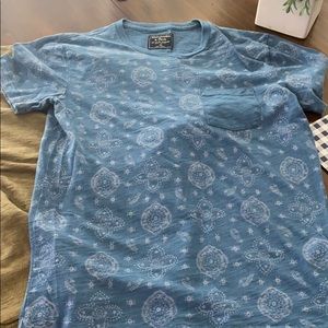 Men’s XS Abercrombie tee